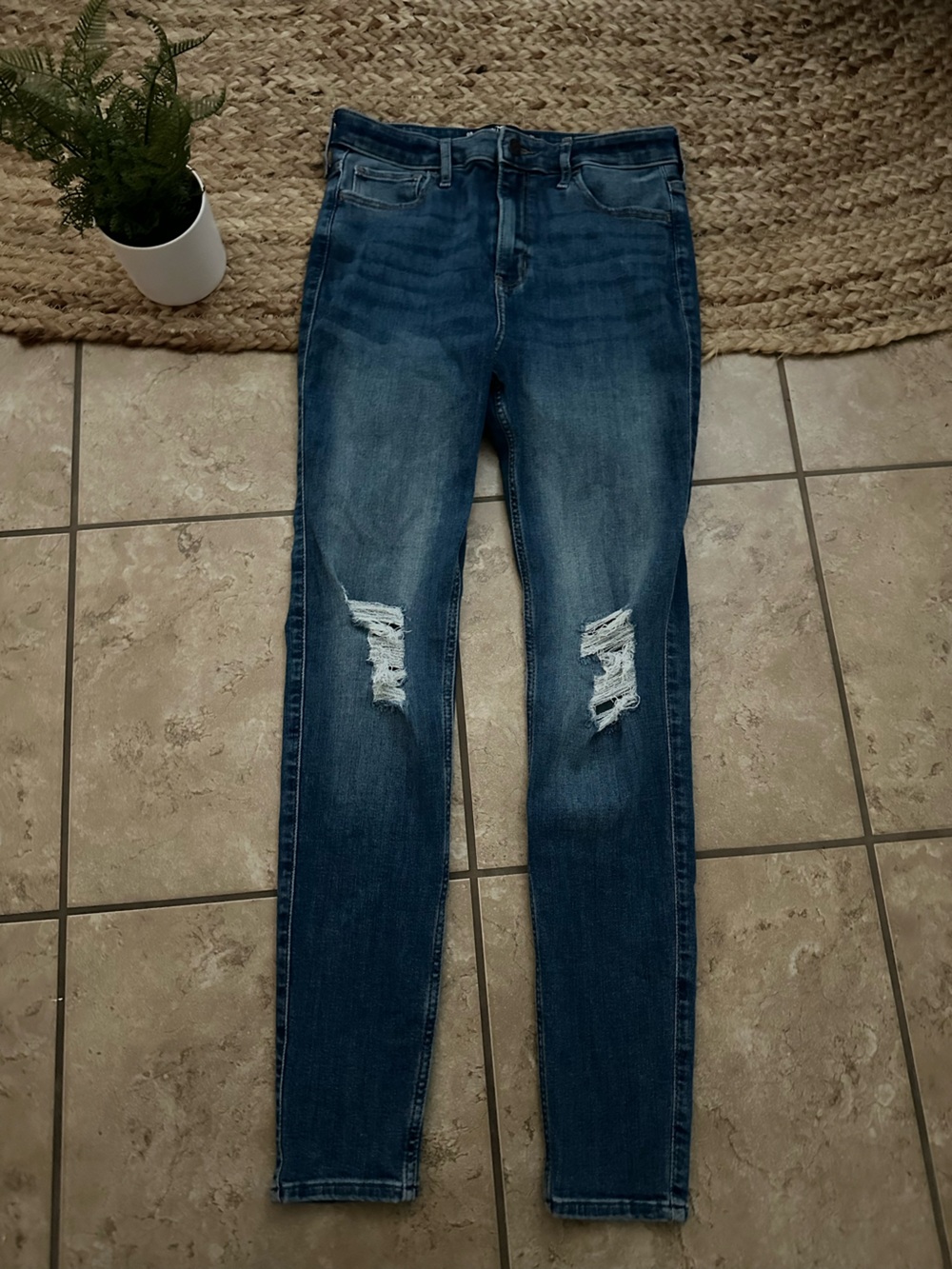 ULTRA HIGH RISE SKINNY JEANS